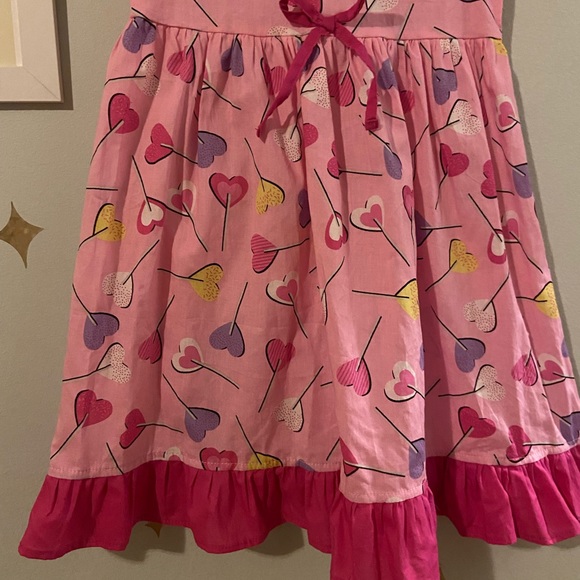 Girls pink ruffle collar heart lollipop dress with bow front • size 5 - Picture 4 of 7